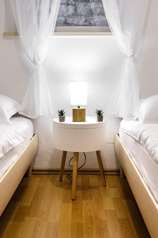 Apartmani P&S Supetar Eksteriør bilde
