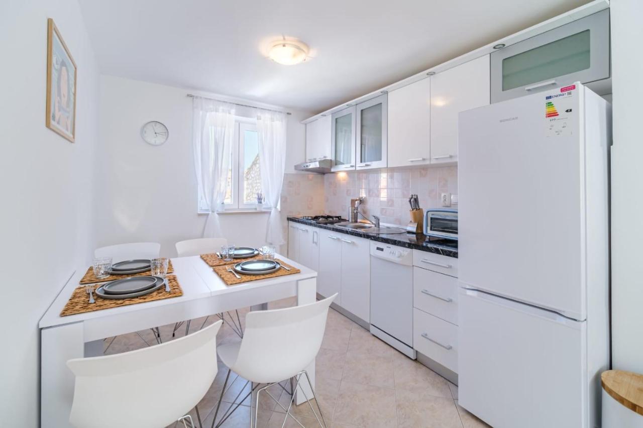 Apartmani P&S Supetar Eksteriør bilde