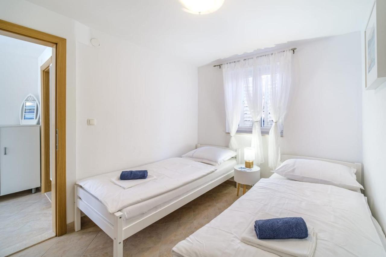 Apartmani P&S Supetar Eksteriør bilde