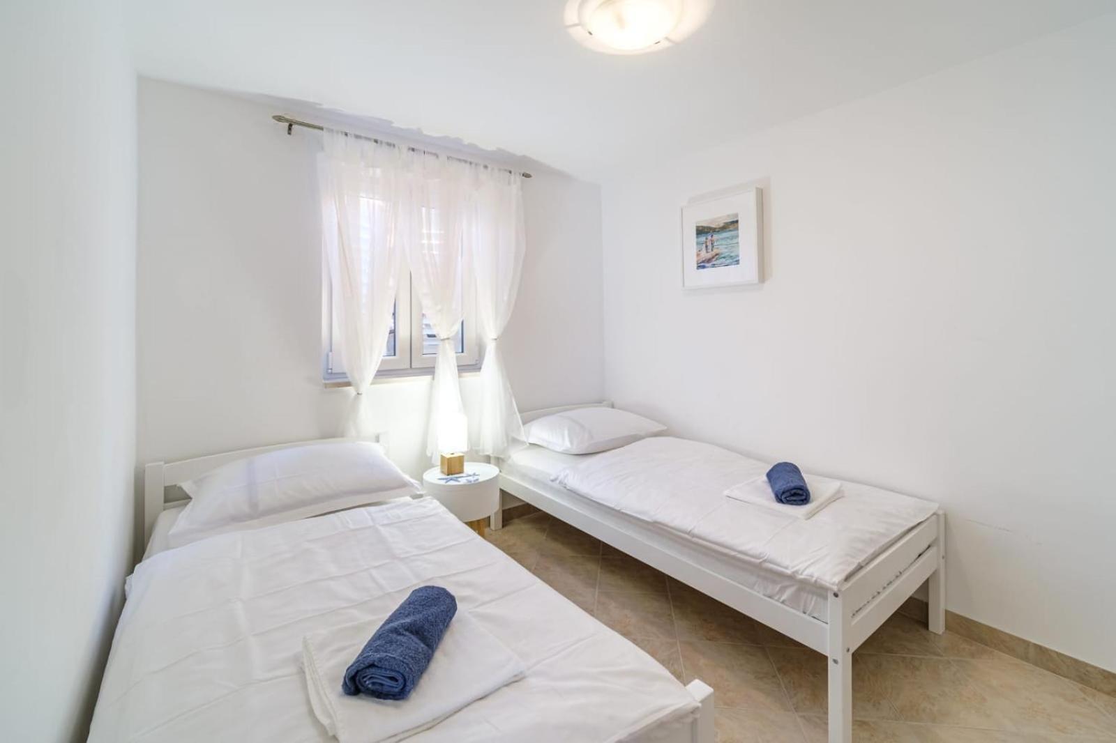 Apartmani P&S Supetar Eksteriør bilde