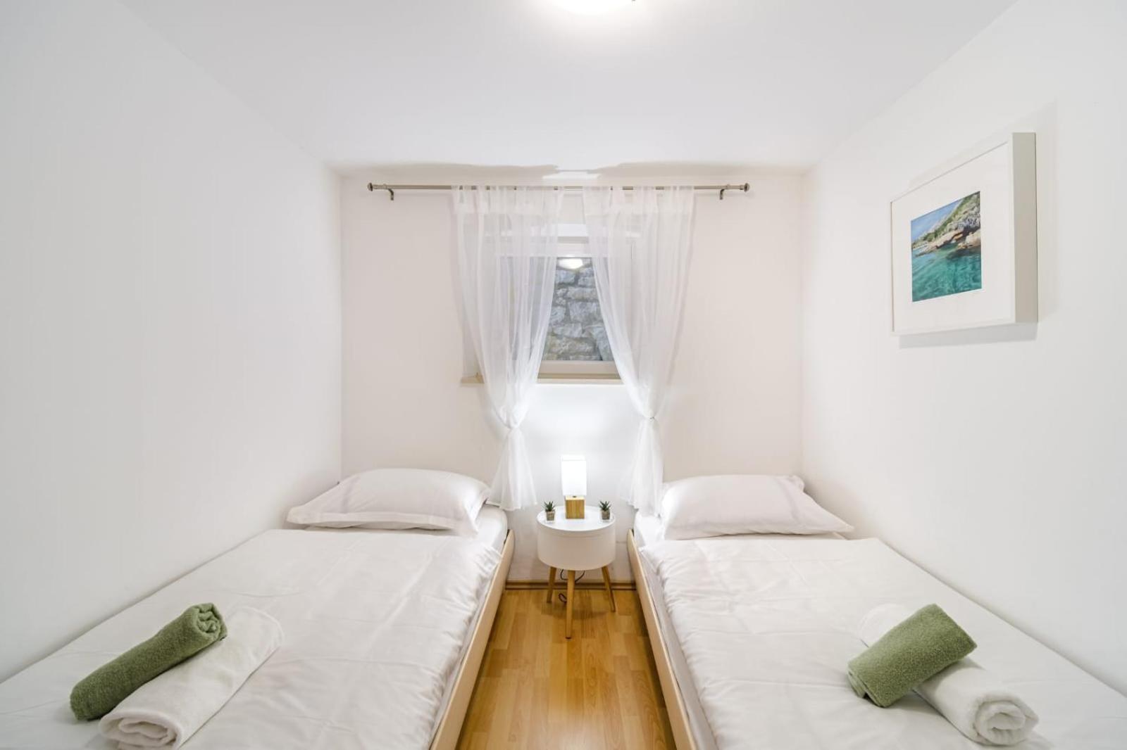 Apartmani P&S Supetar Eksteriør bilde